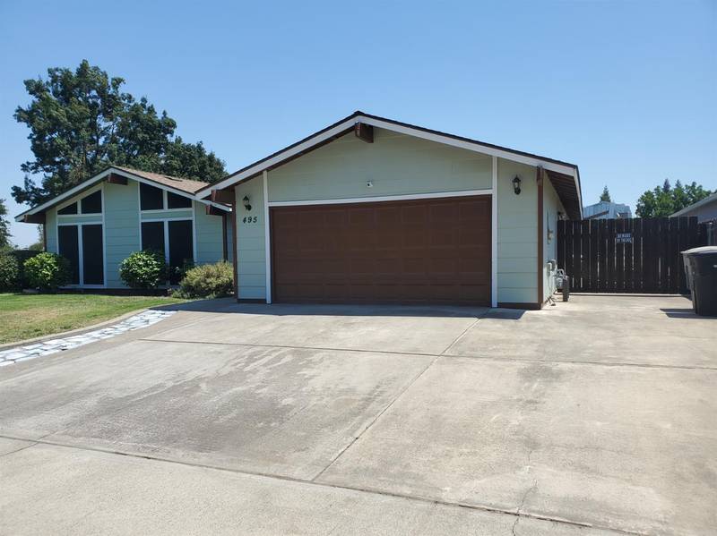 495 Palomino CT, Escalon, CA 95320