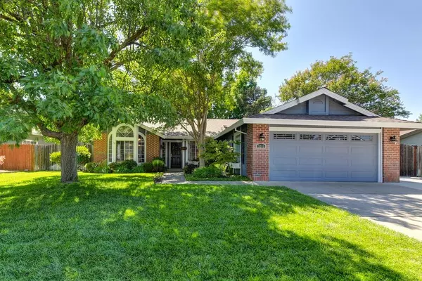 9266 Whittemore DR, Elk Grove, CA 95624