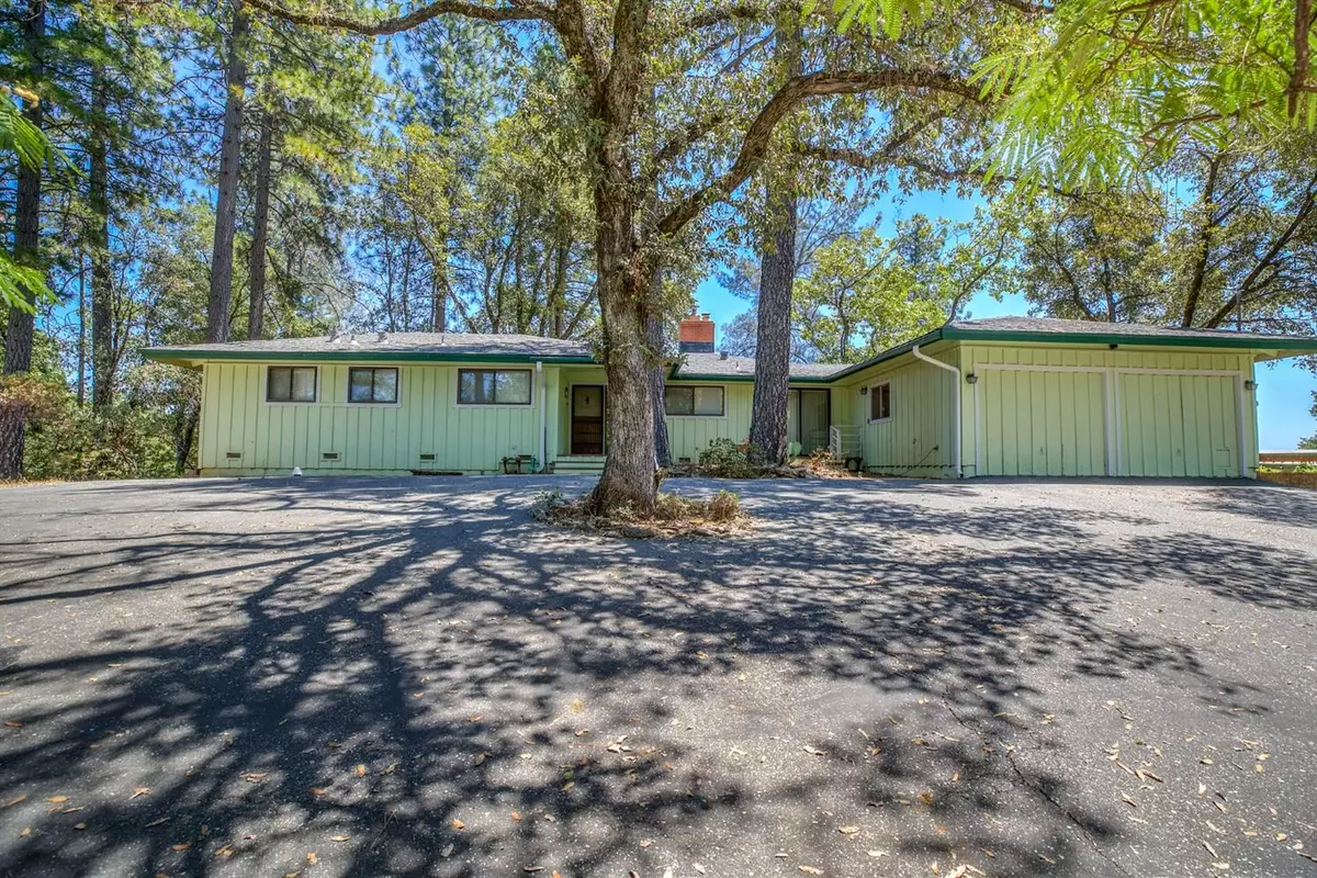 Applegate, CA 95703,211 E View DR