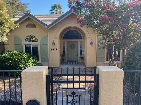 5821 Twin Gardens RD, Carmichael, CA 95608