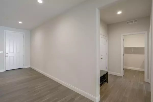 Sacramento, CA 95829,9852 Wildhawk West DR