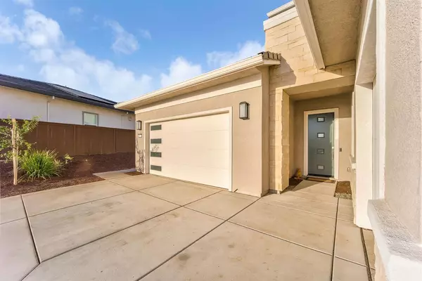 El Dorado Hills, CA 95762,977 Merrill CT