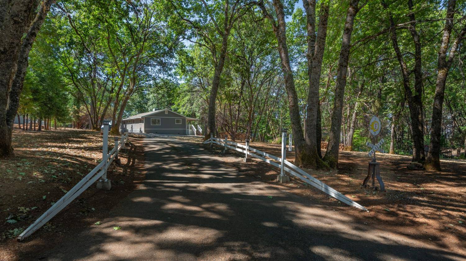 6529 Green Leaf LN, Foresthill, CA 95631