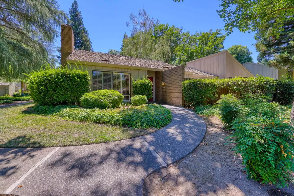 Sacramento, CA 95825,212 Dunbarton CIR