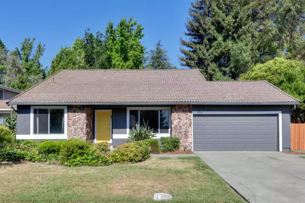 6942 Gloria DR, Sacramento, CA 95831