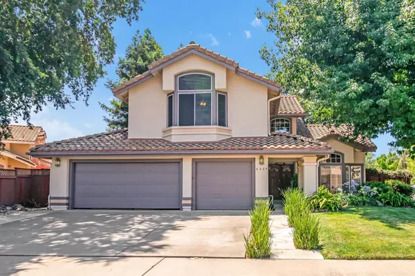 8338 Red Fox WAY, Elk Grove, CA 95758