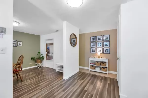 Sacramento, CA 95831,7237 Long River DR
