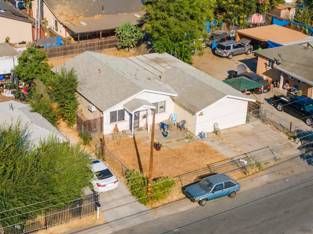 Stockton, CA 95205,1522 N E ST