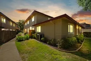 Carmichael, CA 95608,5249 Manzanita AVE #3