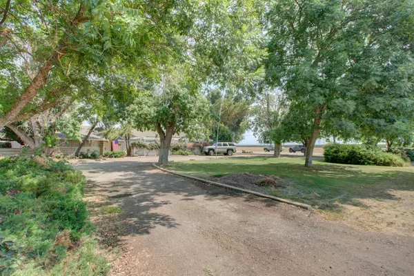 Patterson, CA 95363,1455 Zacharias RD