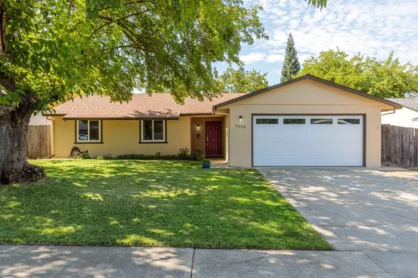 9220 Castlemont CIR, Orangevale, CA 95662