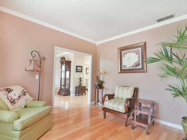 Citrus Heights, CA 95610,8004 Auburn Oaks Village Ln