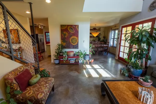 Carmichael, CA 95608,4834 Robertson AVE