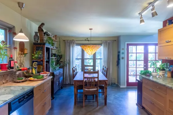 Carmichael, CA 95608,4834 Robertson AVE