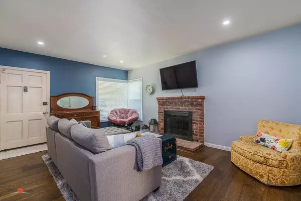 Sacramento, CA 95822,6128 25th ST