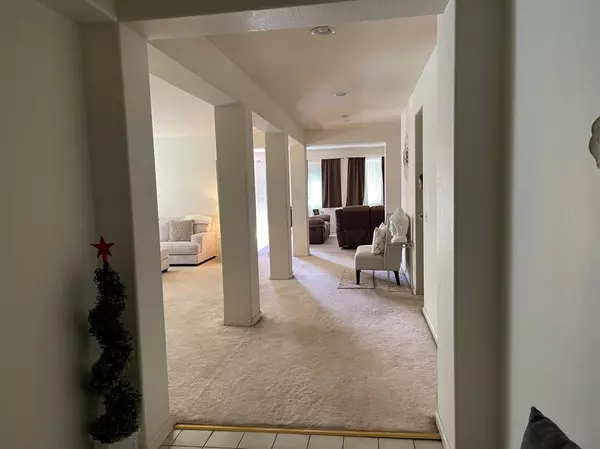 Sacramento, CA 95828,8800 Skyles CT