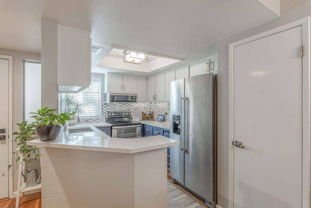 Sacramento, CA 95822,5881 Gloria DR #7