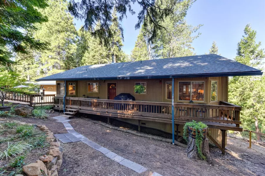 6013 Dolly Varden LN, Pollock Pines, CA 95726