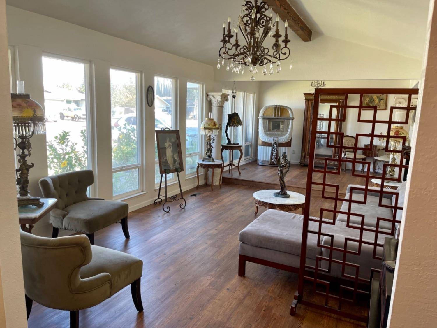 Ceres, CA 95307,1725 Wallace Ave