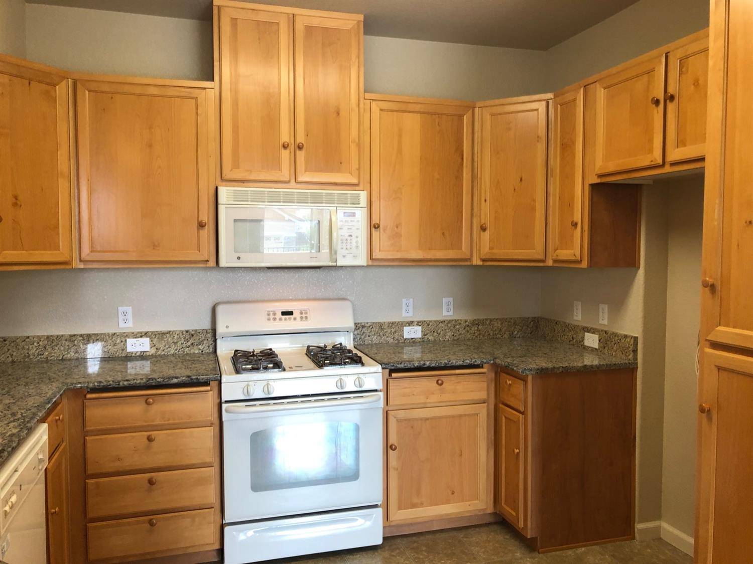 Folsom, CA 95630,1400 Moon CIR #1415