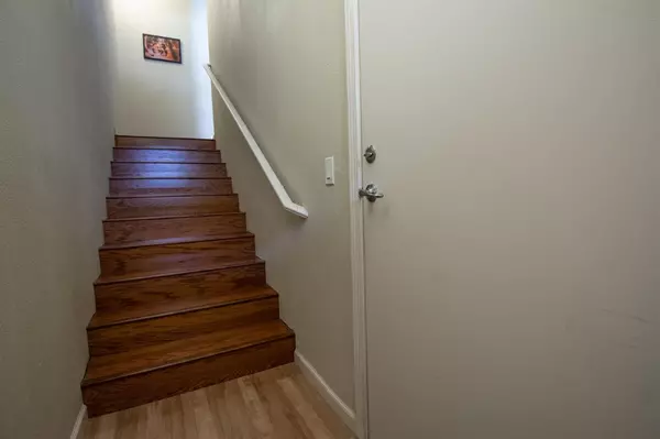 Sacramento, CA 95835,5350 Dunlay DR #1812