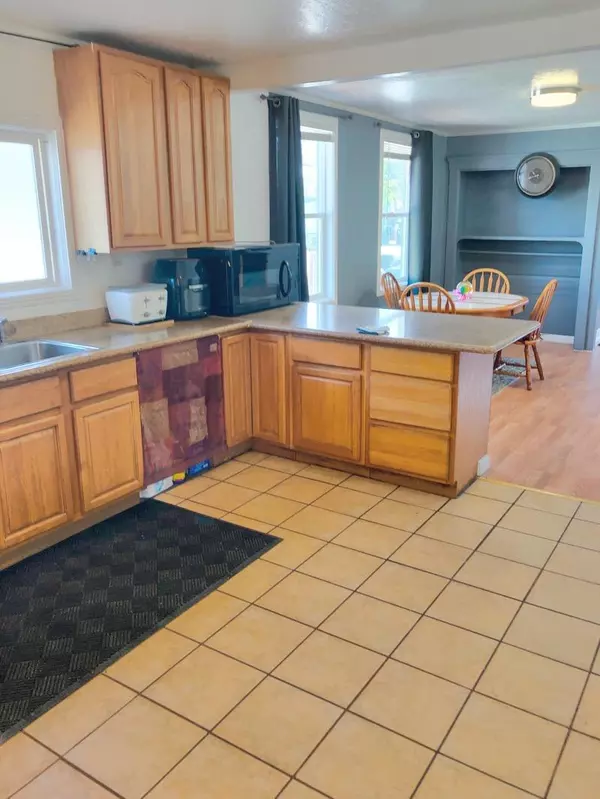 Oakland, CA 94621,8125 Birch ST