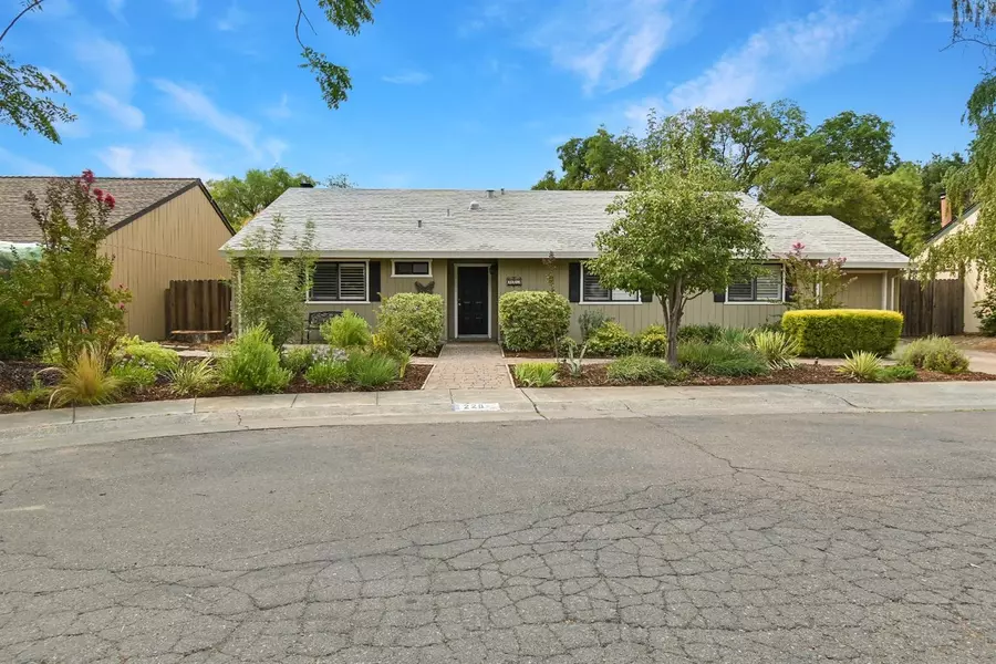 228 Ipanema Pl, Davis, CA 95616