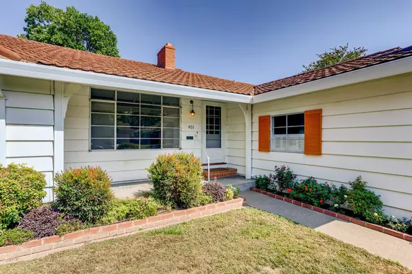 Sacramento, CA 95819,401 Sandburg DR