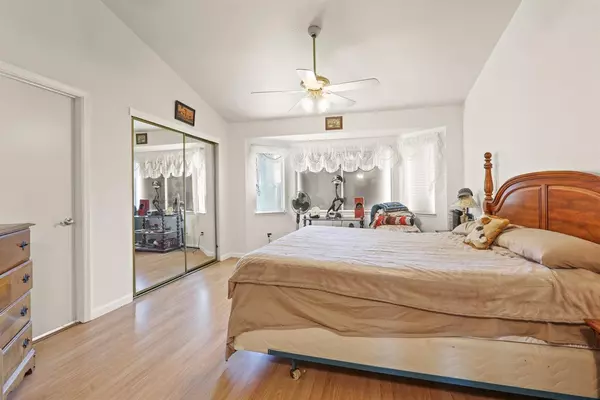 Rio Linda, CA 95673,511 Silver Tree