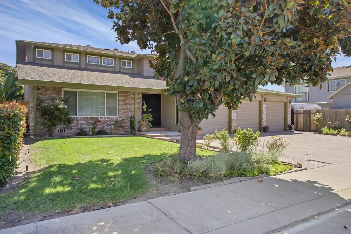 Stockton, CA 95209,1945 Laredo CIR