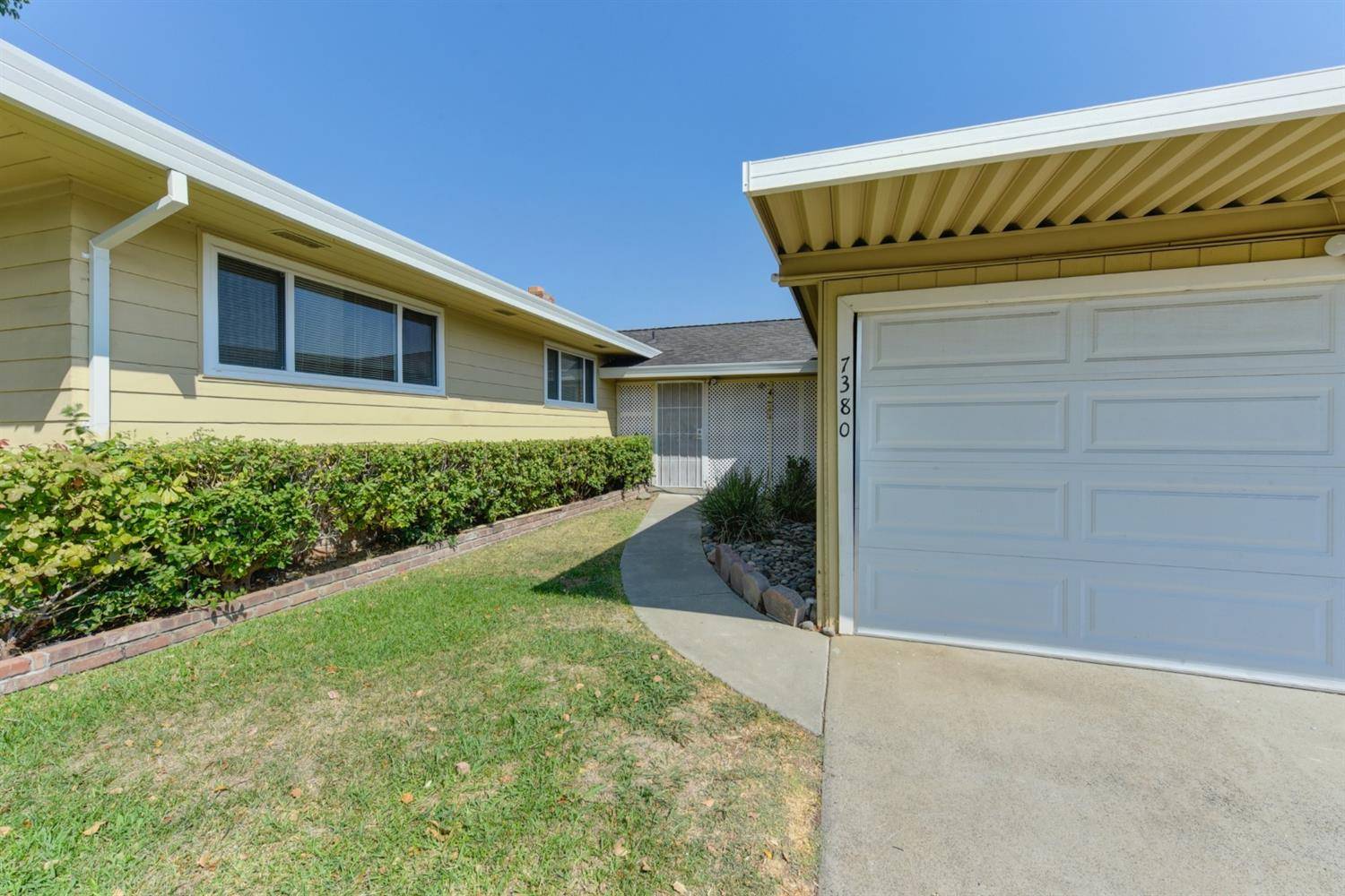 Sacramento, CA 95822,7380 Putnam WAY
