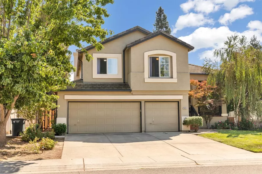 6620 Sunset Bluffs ST, Elk Grove, CA 95758