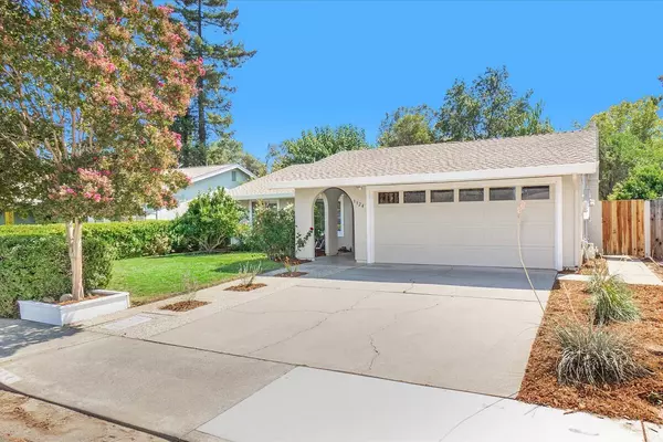 Davis, CA 95618,3324 Lillard DR