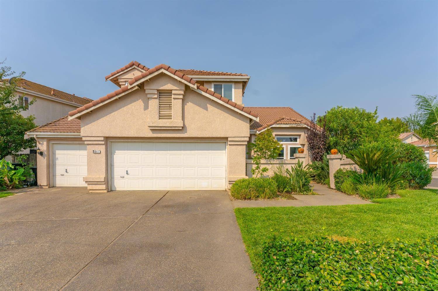 8041 Quiet Knolls DR, Antelope, CA 95843