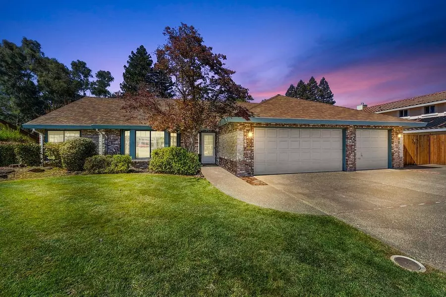 318 Crow Canyon DR, Folsom, CA 95630