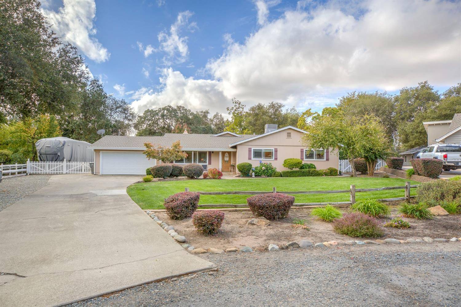 4975 Del RD,  Loomis,  CA 95650