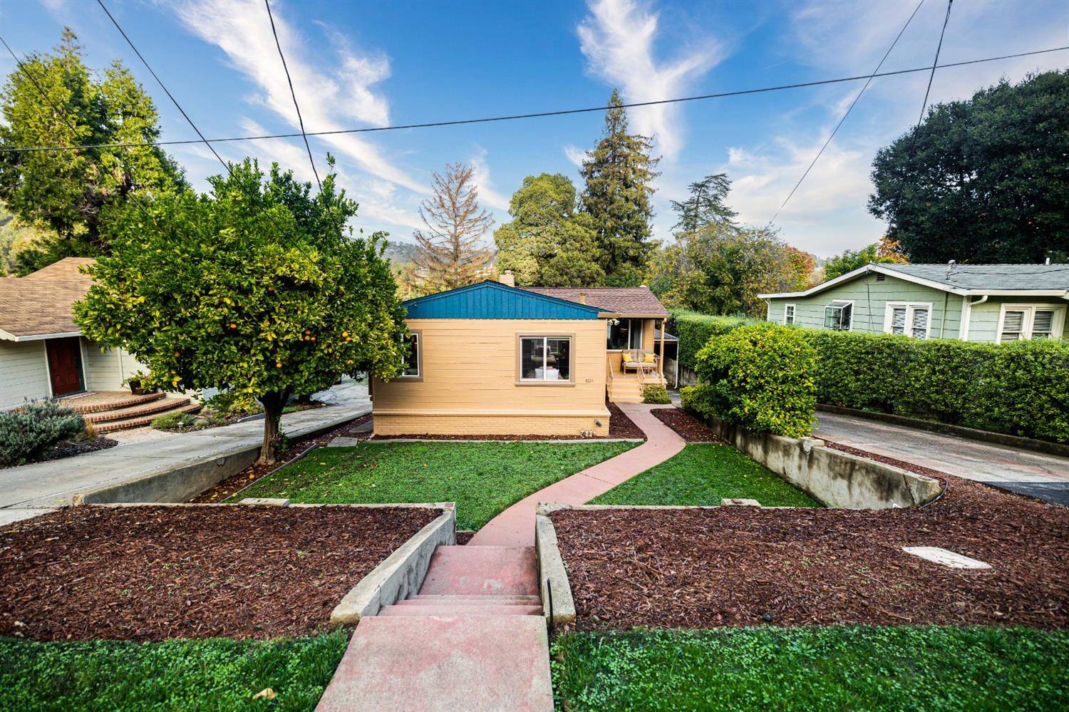 Oakland, CA 94605,8124 Greenly DR