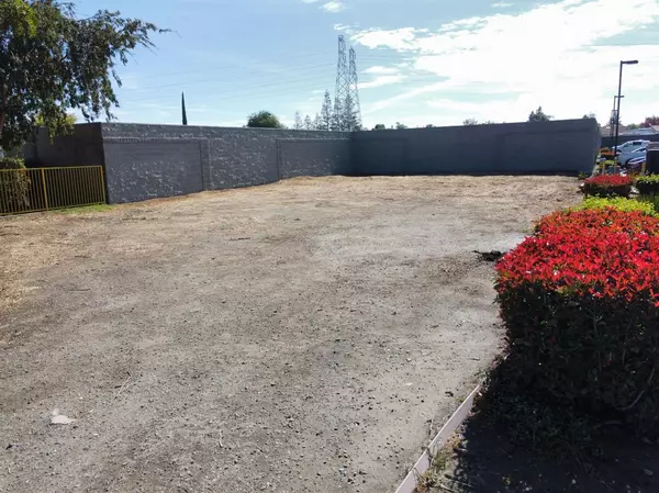 Manteca, CA 95337,1566 W Yosemite AVE