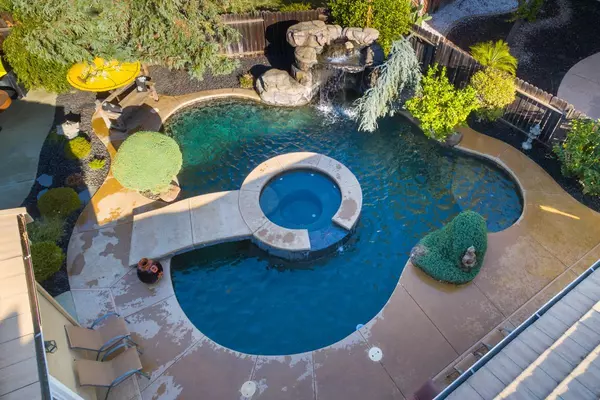 Roseville, CA 95747,2636 Waterford Glen Cir