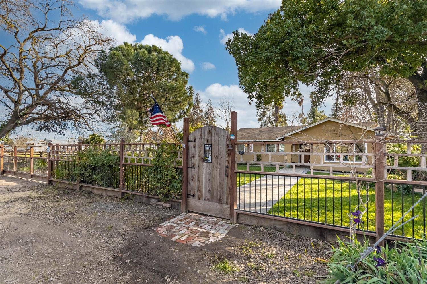3848 Stanislaus ST, Riverbank, CA 95367
