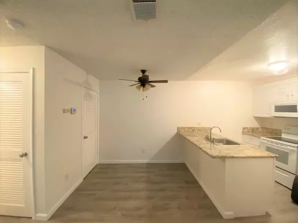 North Highlands, CA 95660,3939 Madison AVE #121