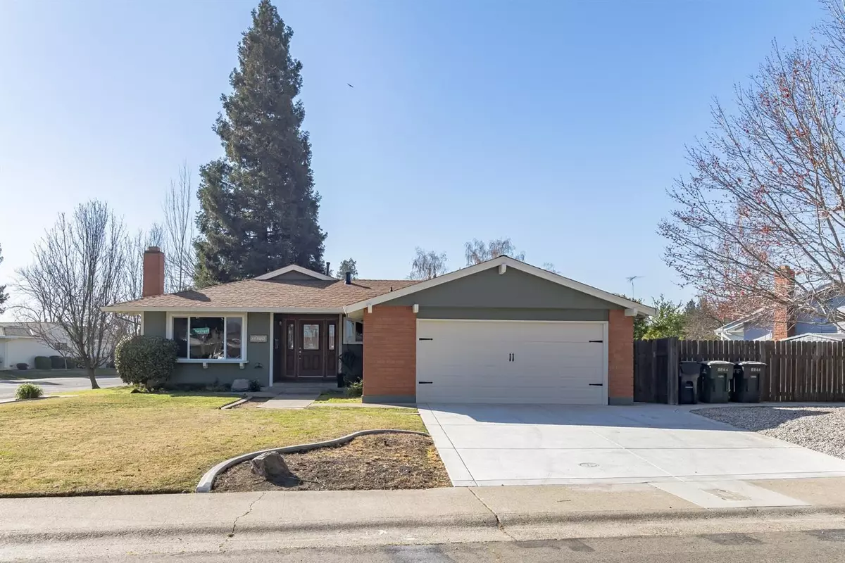 Sacramento, CA 95826,8644 Royalglen WAY