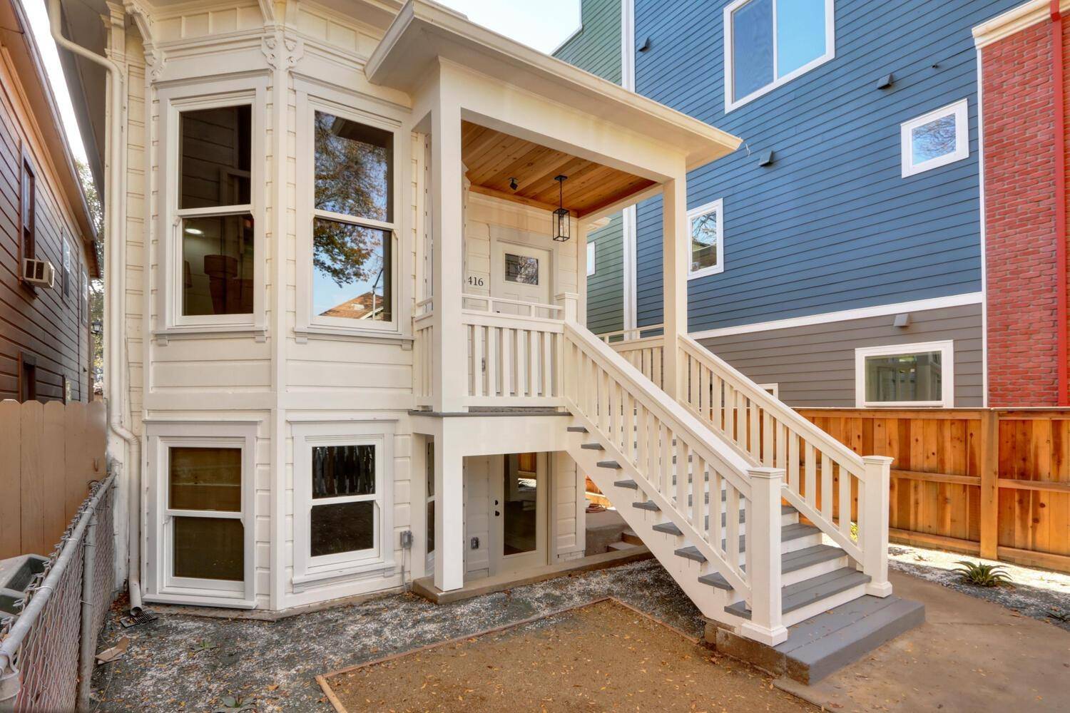 Sacramento, CA 95814,1416 E ST