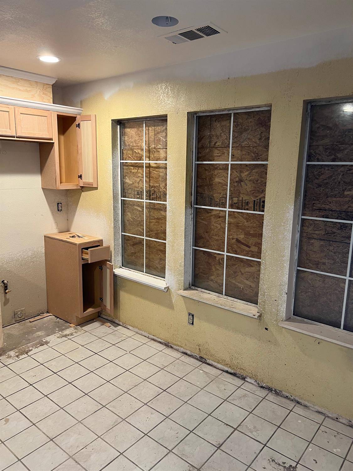 Modesto, CA 95358,504 Shaker Heights WAY