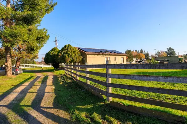 12242 Orange Blossom RD, Oakdale, CA 95361