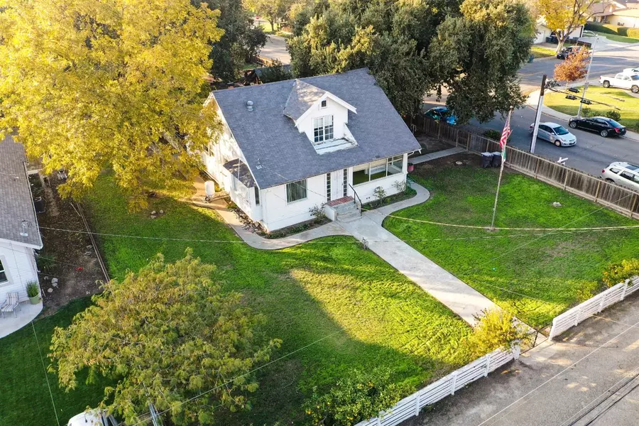 1100 W Eaton AVE, Tracy, CA 95376