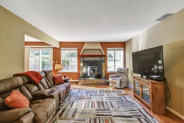 Lake Of The Pines, CA 95602,13834 Torrey Pines DR