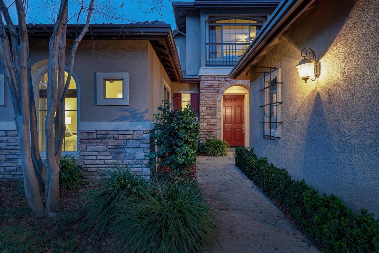 El Dorado Hills, CA 95762,998 Terracina Dr