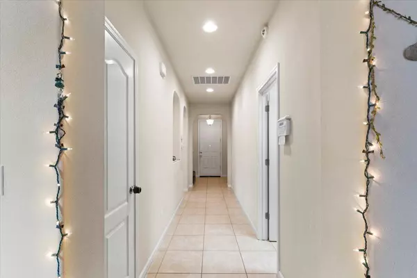 Sacramento, CA 95833,2191 shady arbor DR