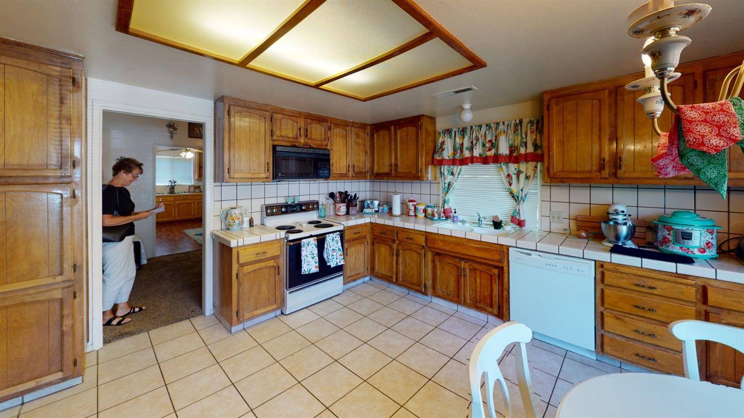 Merced, CA 95348,898 Redlands CT